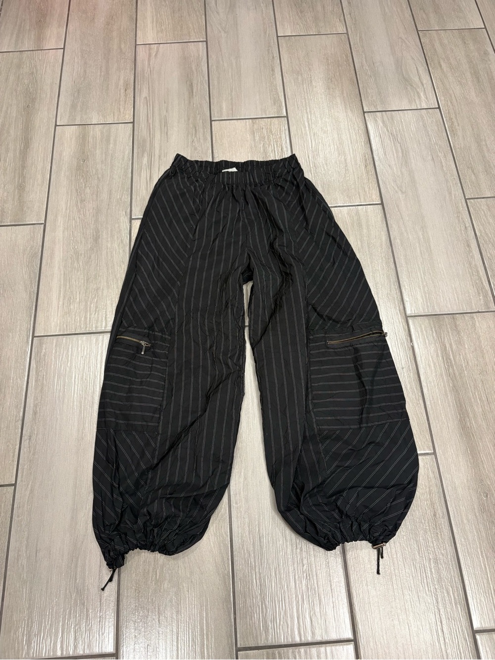 Chalet et Ceci Women's Pants - 100% polyester- Made in the USA size XS